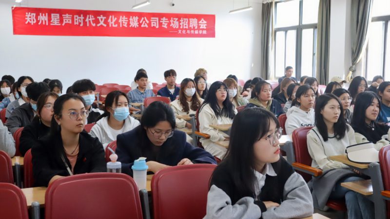 当危机发生时，企业应立即启动危机公关预案，组织专业团队进行紧急响应。这包括：