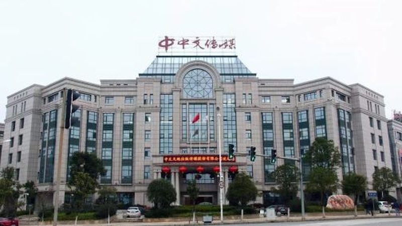 新手如何入门TVC广告片拍摄：必备设备揭秘**